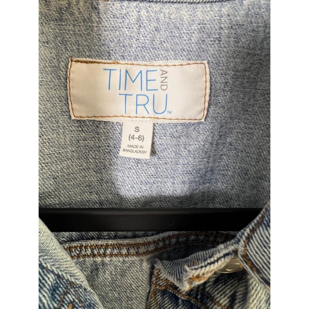 Time and Tru Denim Jacket Womens S Light Wash Excellent Distressed Trucker - Picture 11 of 16